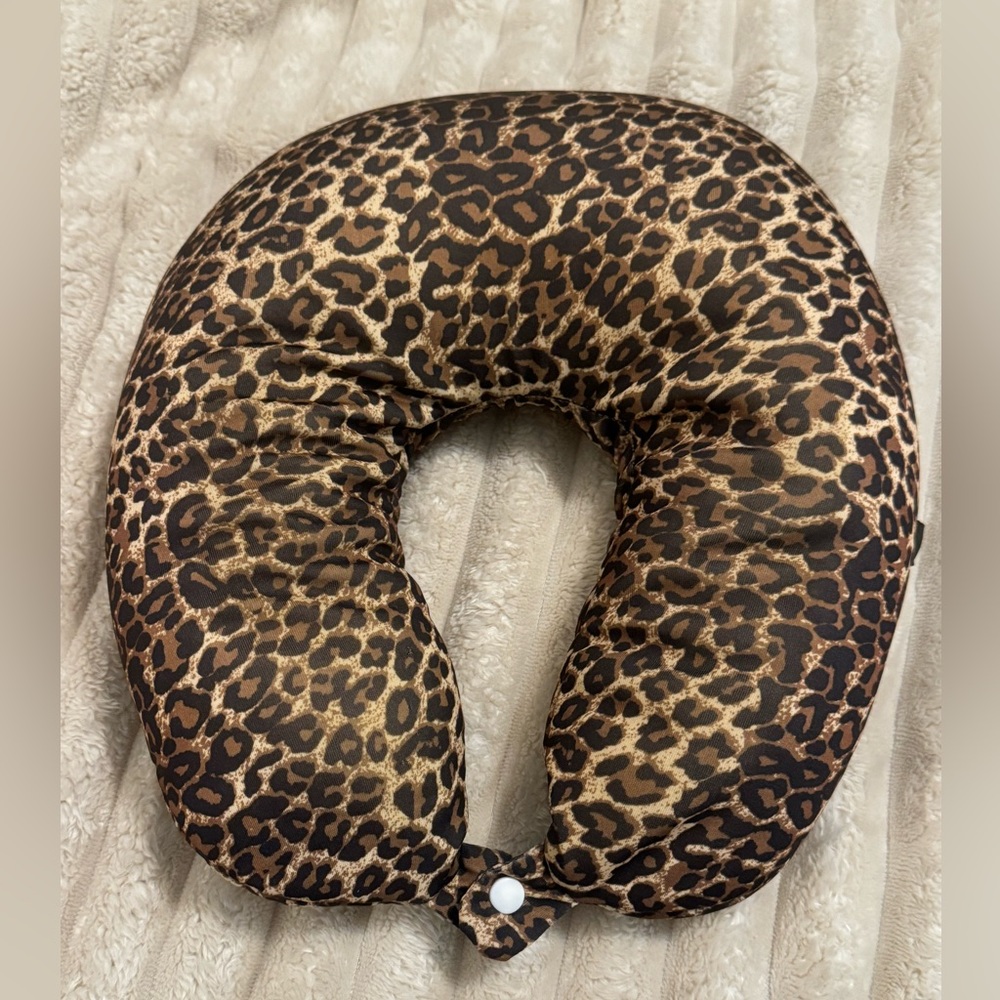 Leopard print travel neck pillow